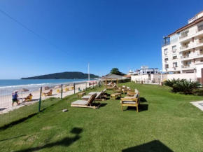 Vista do mar, pé na areia, piscina frente ao mar, piscina aquecida